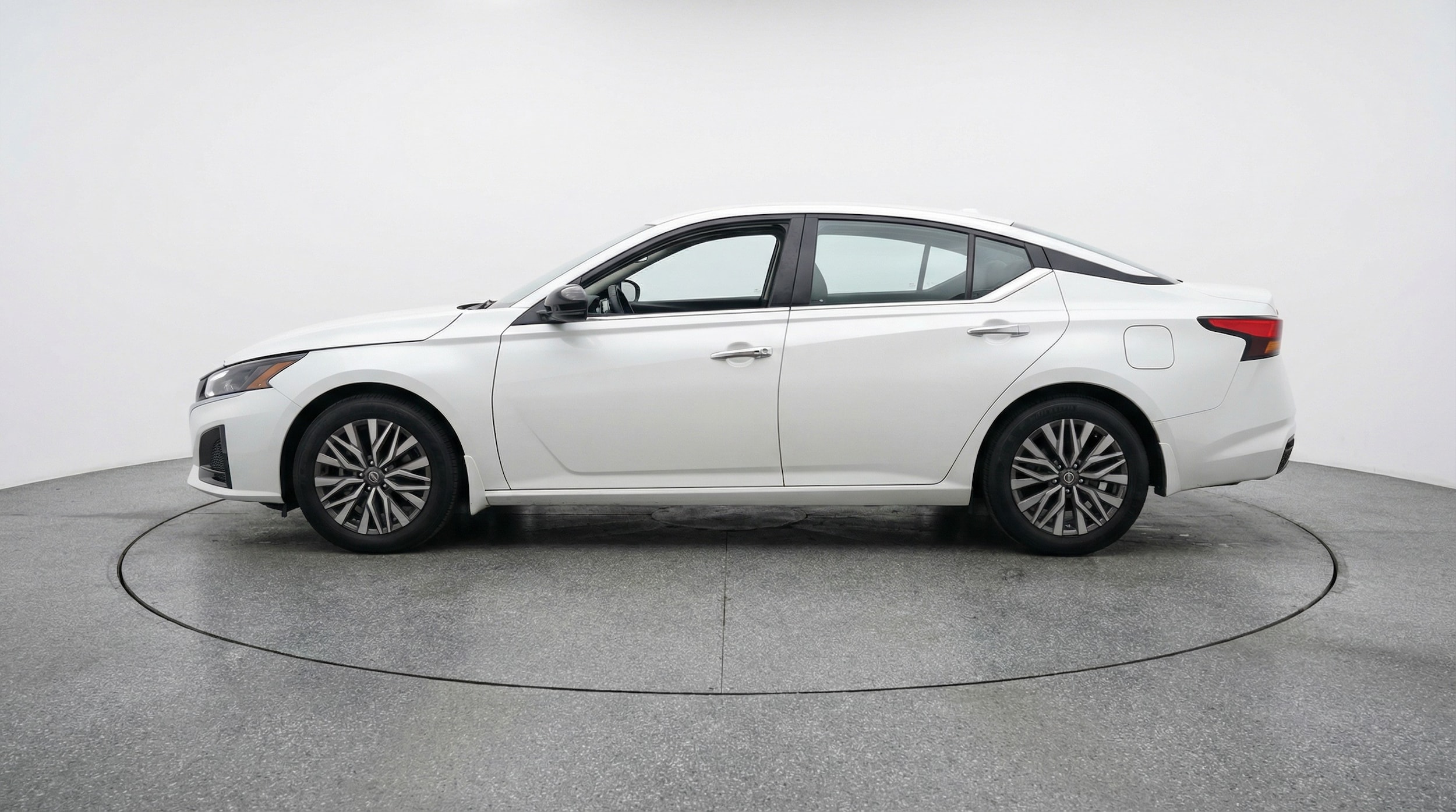 Thumbnail: 2025 Nissan Altima - 4