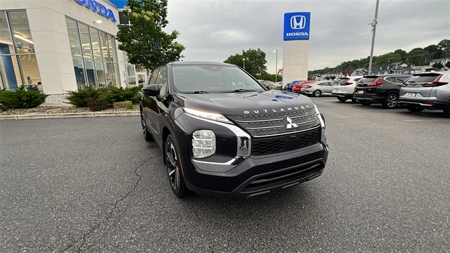 Used 2022 Mitsubishi Outlander ES with VIN JA4J4TA8XNZ019103 for sale in Altoona, PA