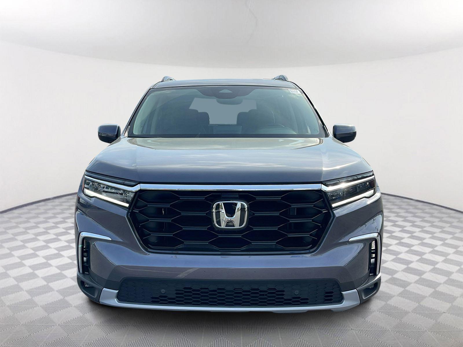 2025 Honda Pilot Touring photo 2