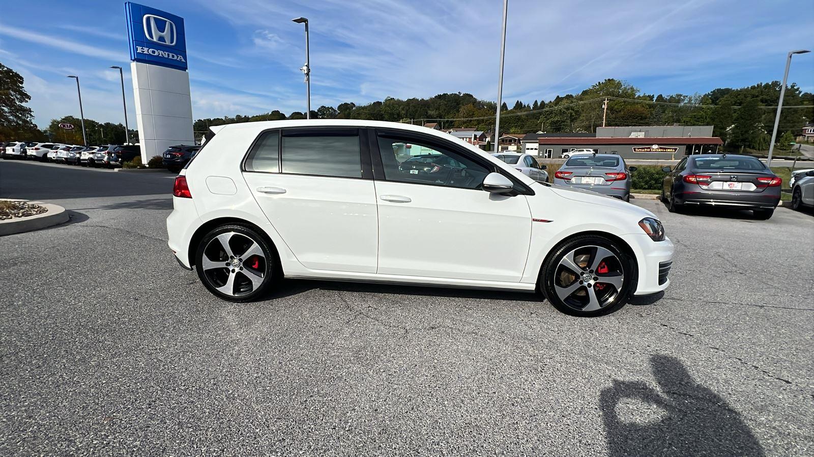 2016 Volkswagen Golf GTI SE photo 2
