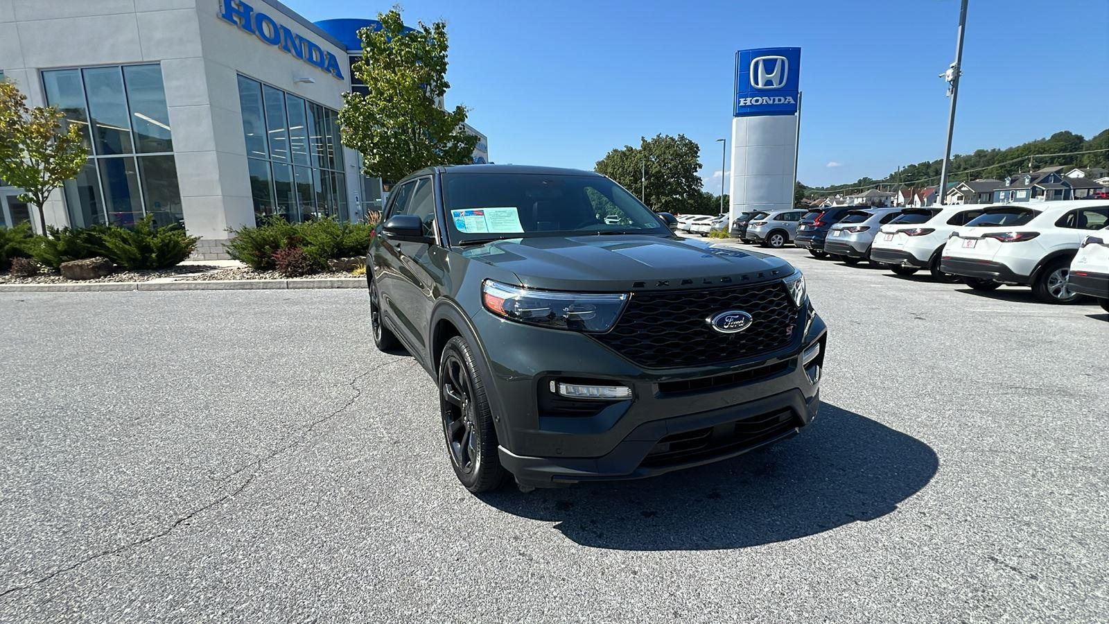 2022 Ford Explorer ST photo 2