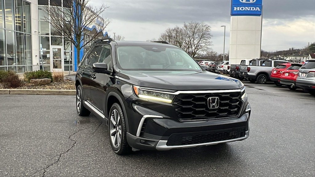 Used 2023 Honda Pilot Elite SUV