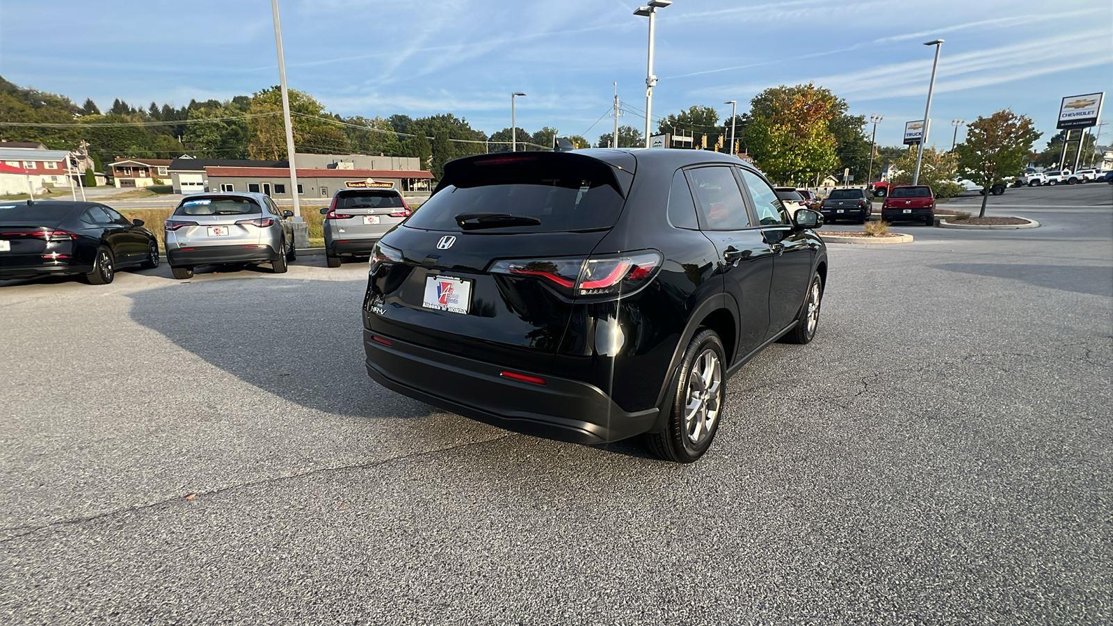 2026 Honda HR-V LX photo 4