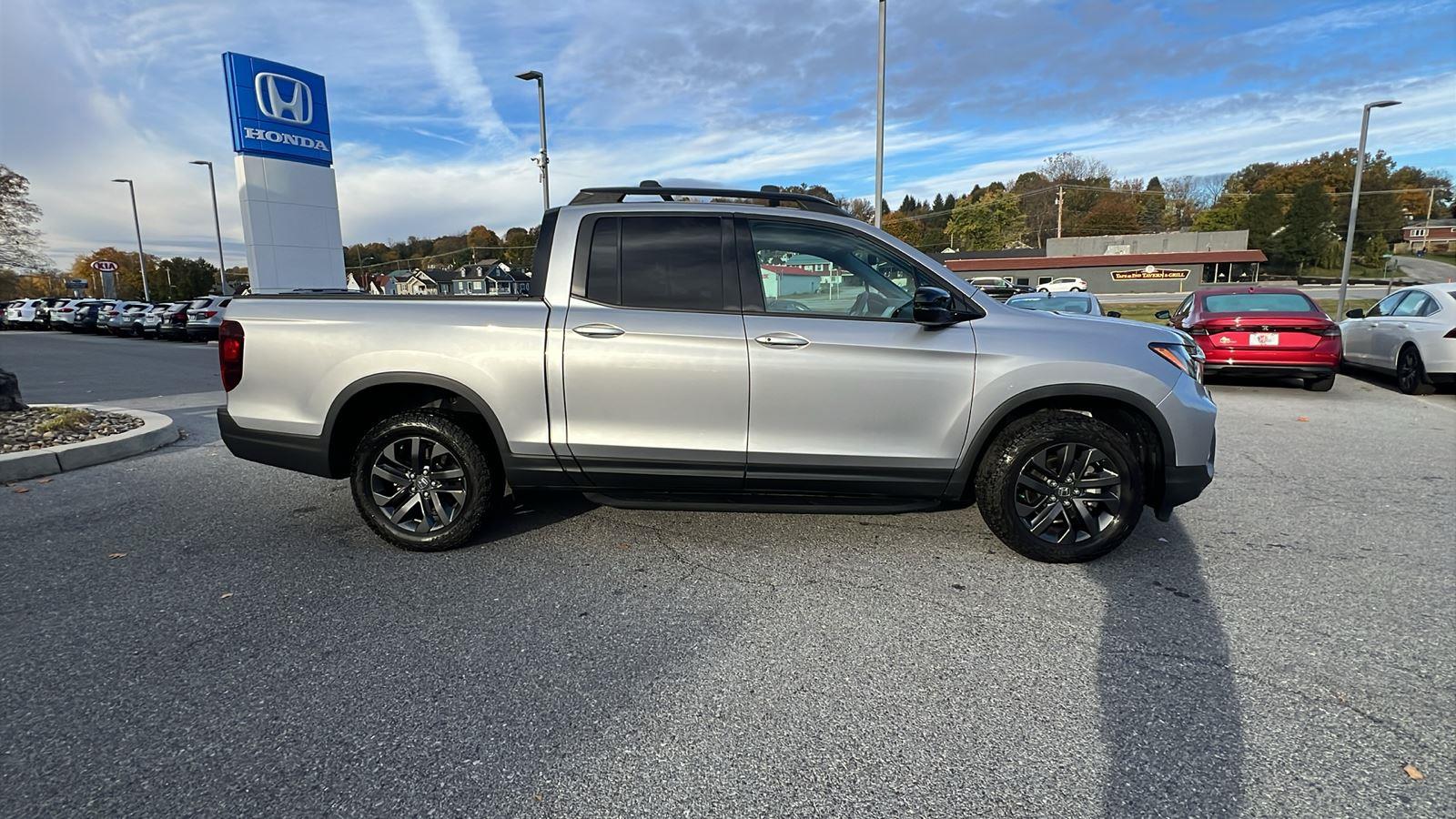 2021 Honda Ridgeline Sport photo 3