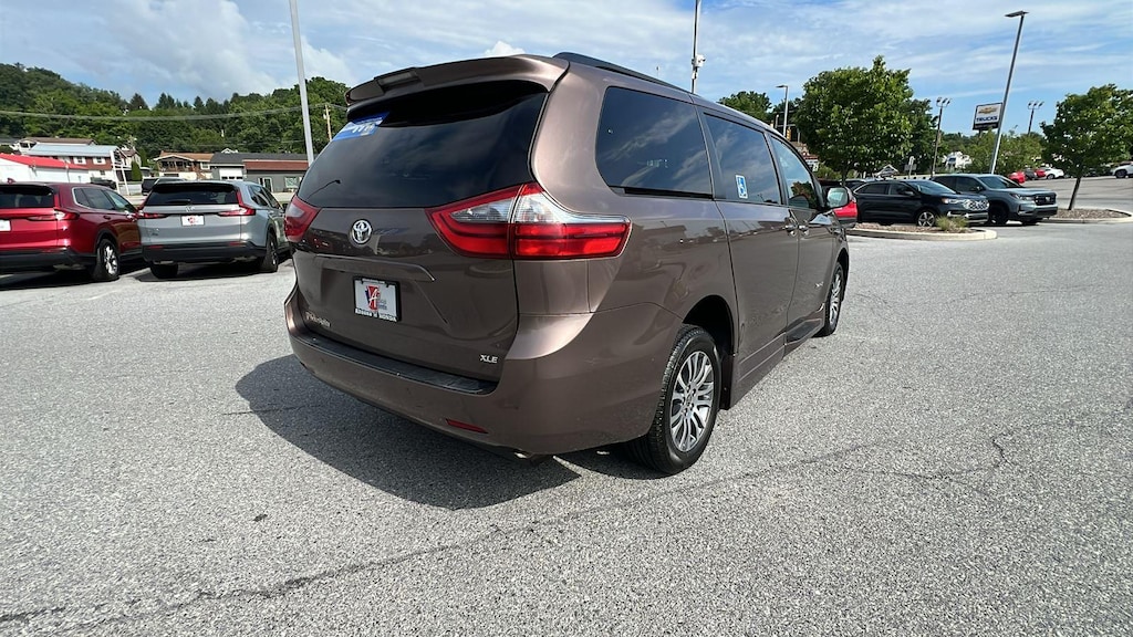Used 2020 Toyota Sienna XLE 8 Passenger Van