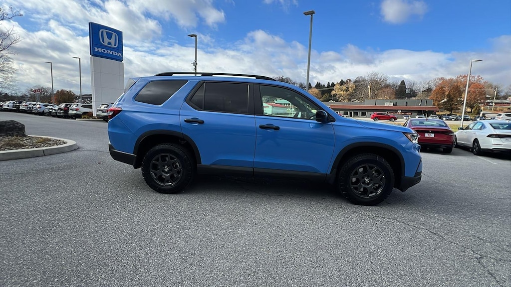 New 2025 Honda Pilot TrailSport SUV
