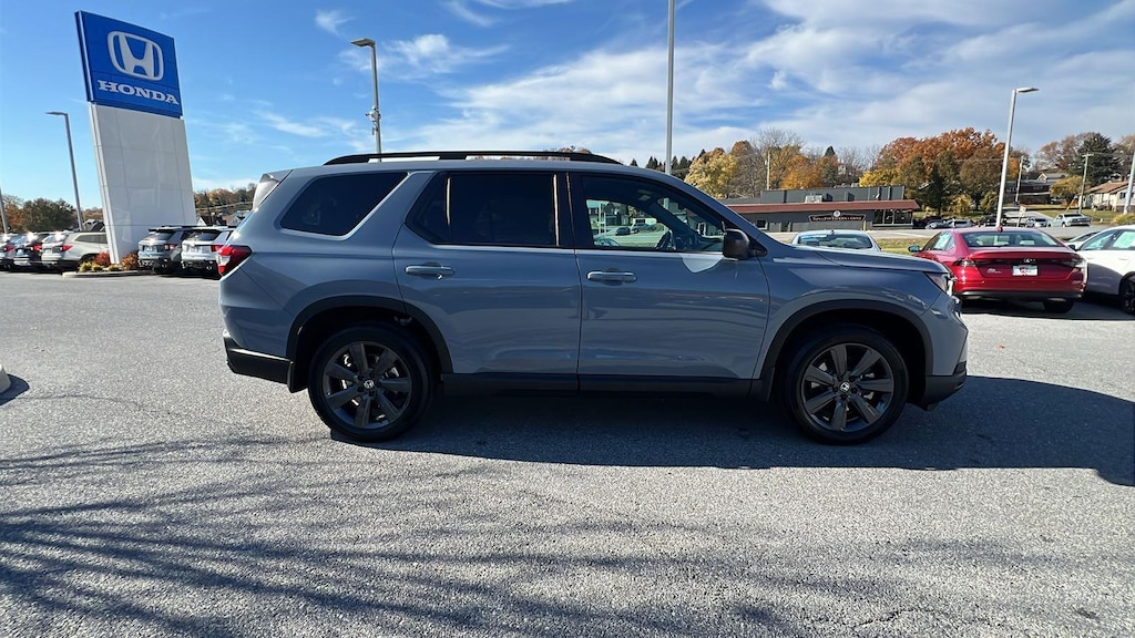 New 2025 Honda Pilot Sport SUV