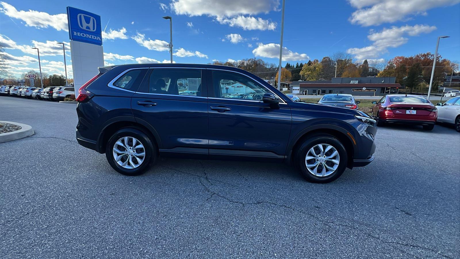 2023 Honda CR-V LX photo 3