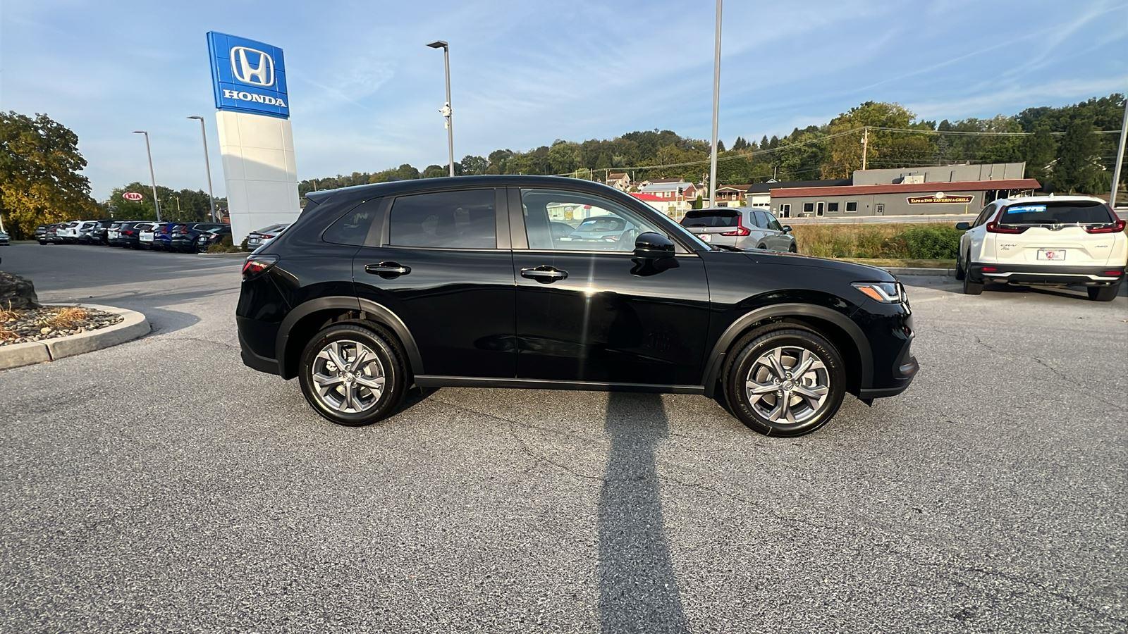 2026 Honda HR-V LX photo 3