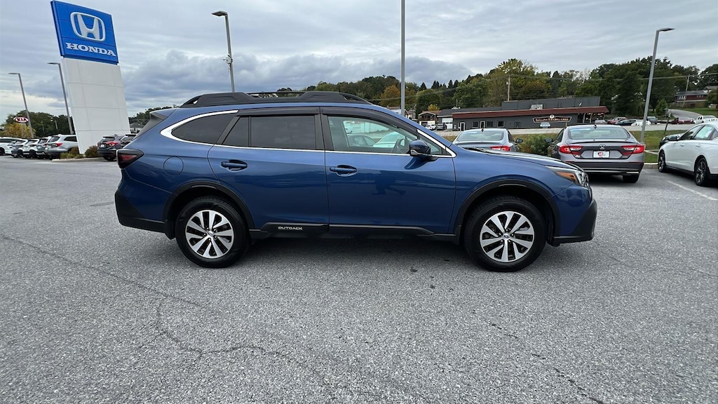 Used 2020 Subaru Outback Premium SUV