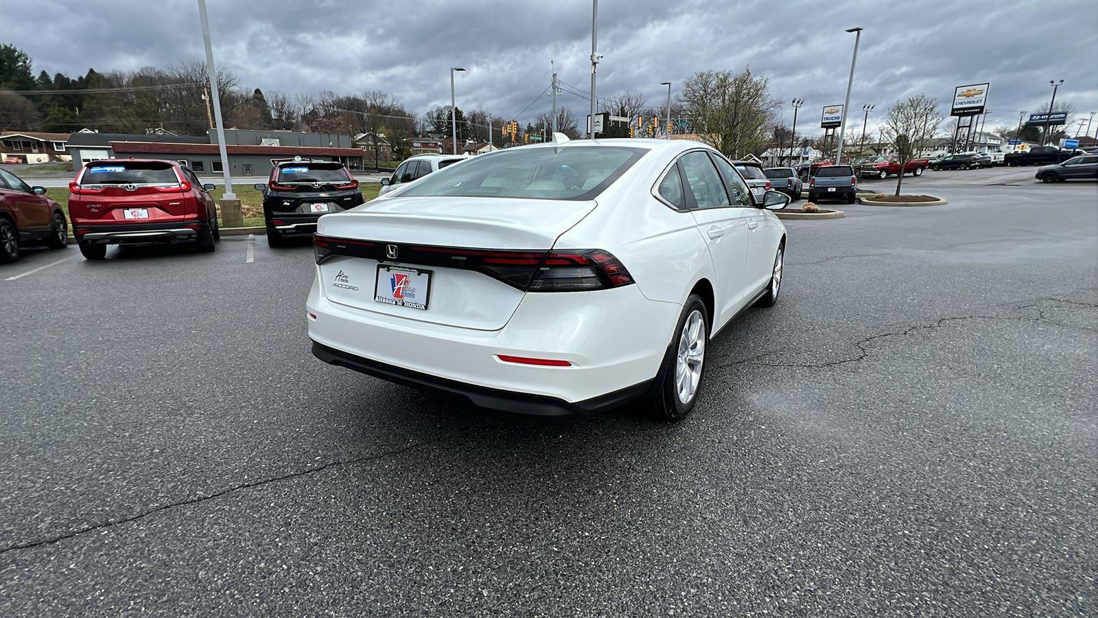 2025 Honda Accord LX photo 4