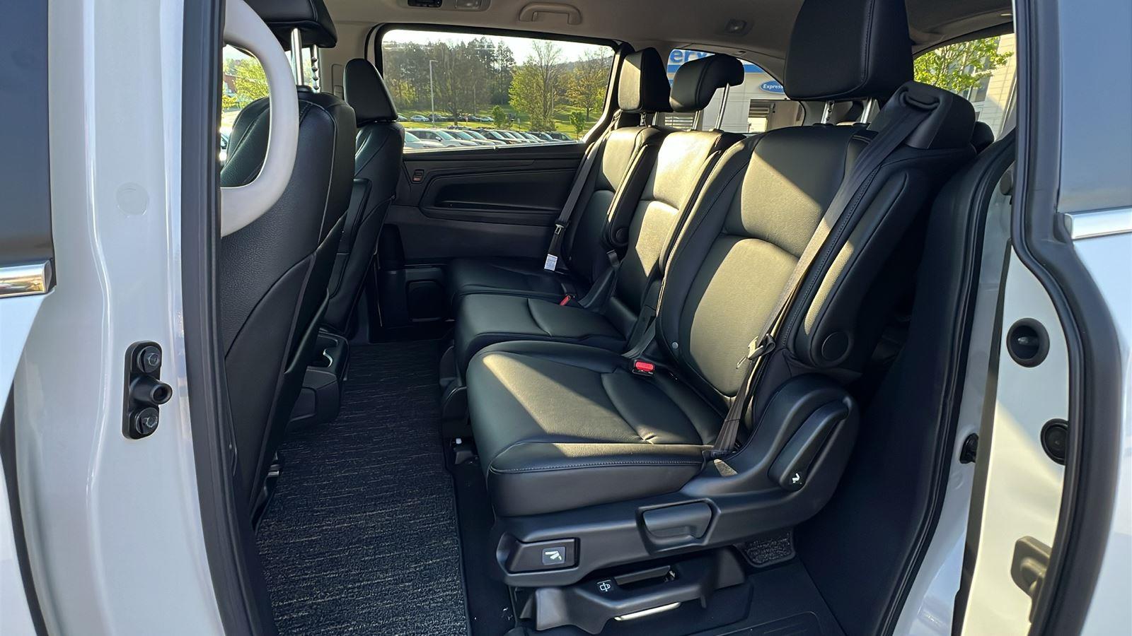 2026 Honda Odyssey EX-L - Photo 17