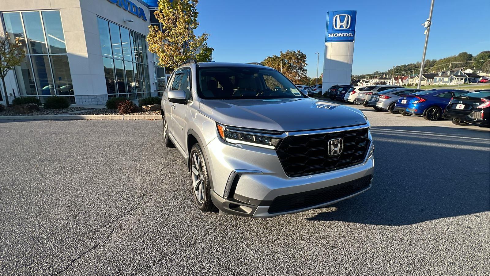 2025 Honda Pilot Touring photo 2