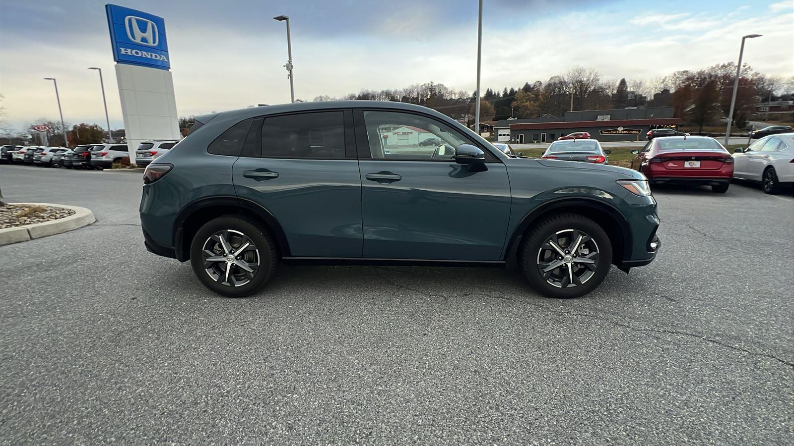 2024 Honda HR-V EX-L photo 3