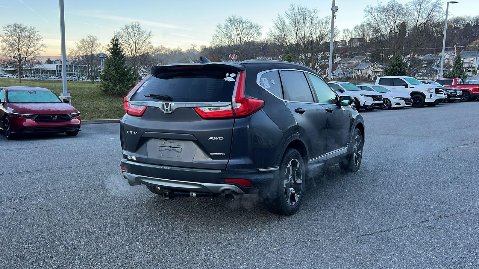 2017 Honda CR-V Touring photo 3