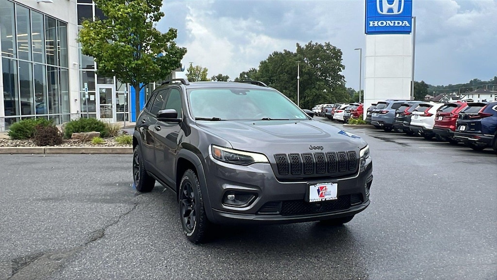 Used 2022 Jeep Cherokee X SUV
