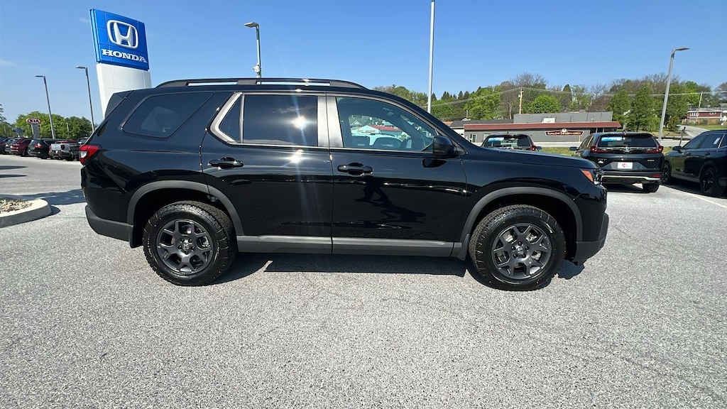 New 2026 Honda Pilot TrailSport SUV
