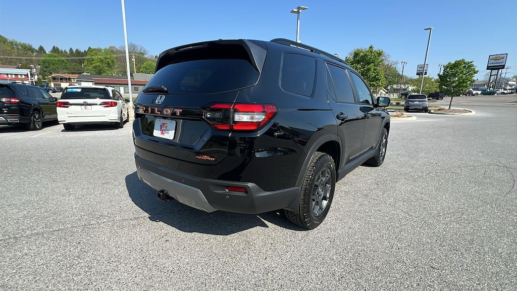 New 2026 Honda Pilot TrailSport SUV