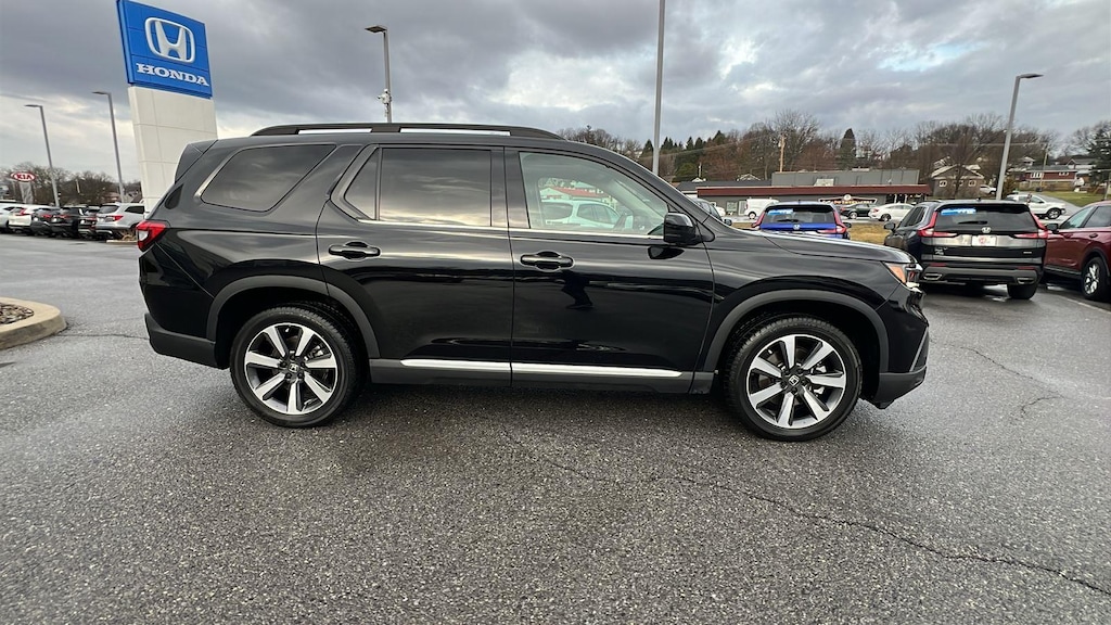 Used 2023 Honda Pilot Elite SUV