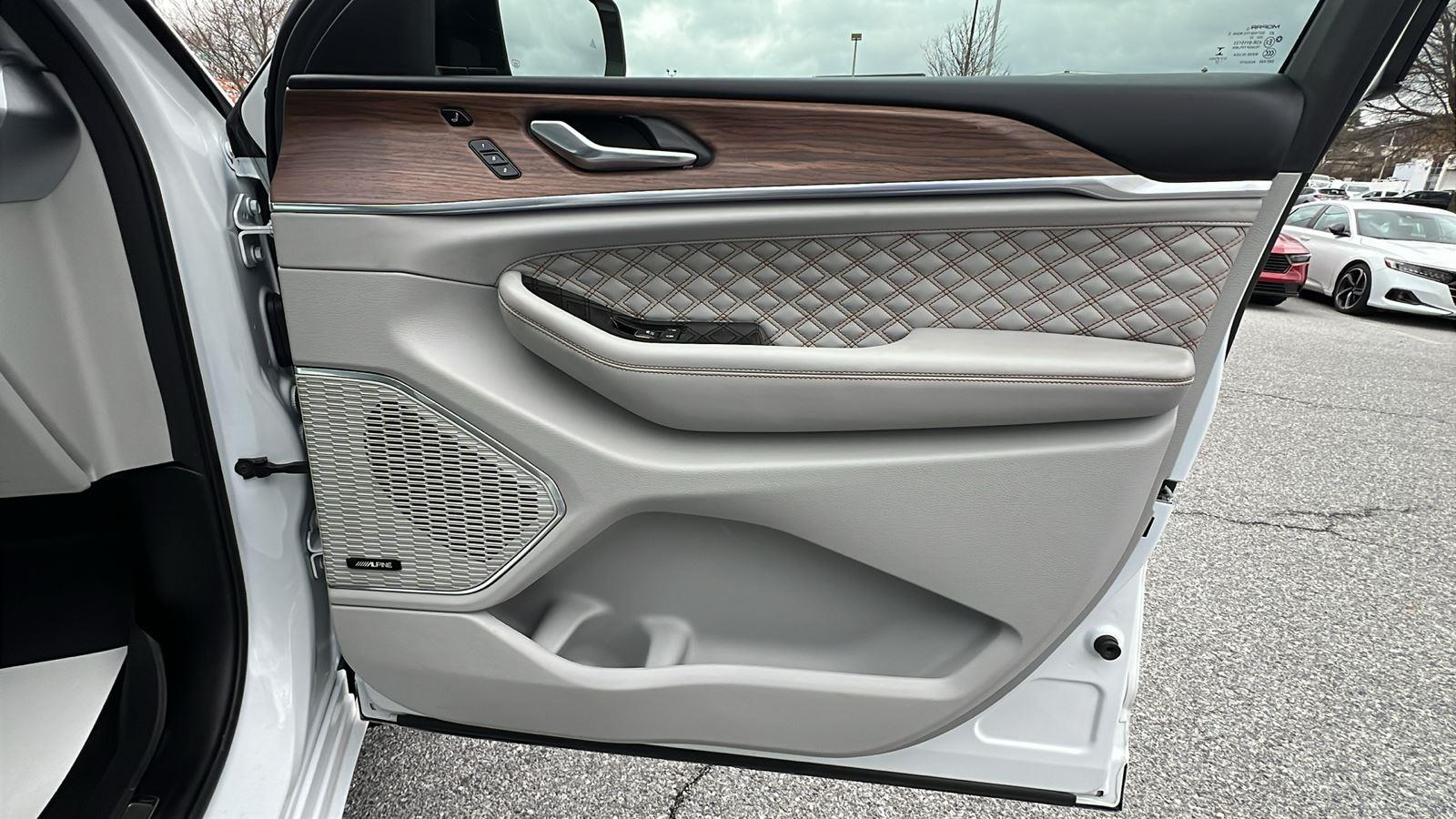 2022 Jeep Grand Cherokee Summit - Photo 12