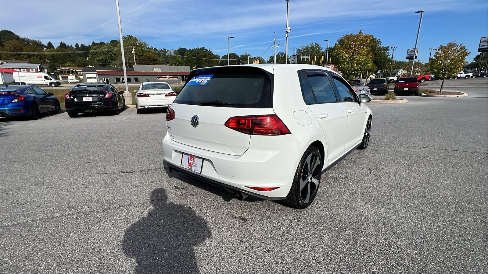 2016 Volkswagen Golf GTI SE photo 3
