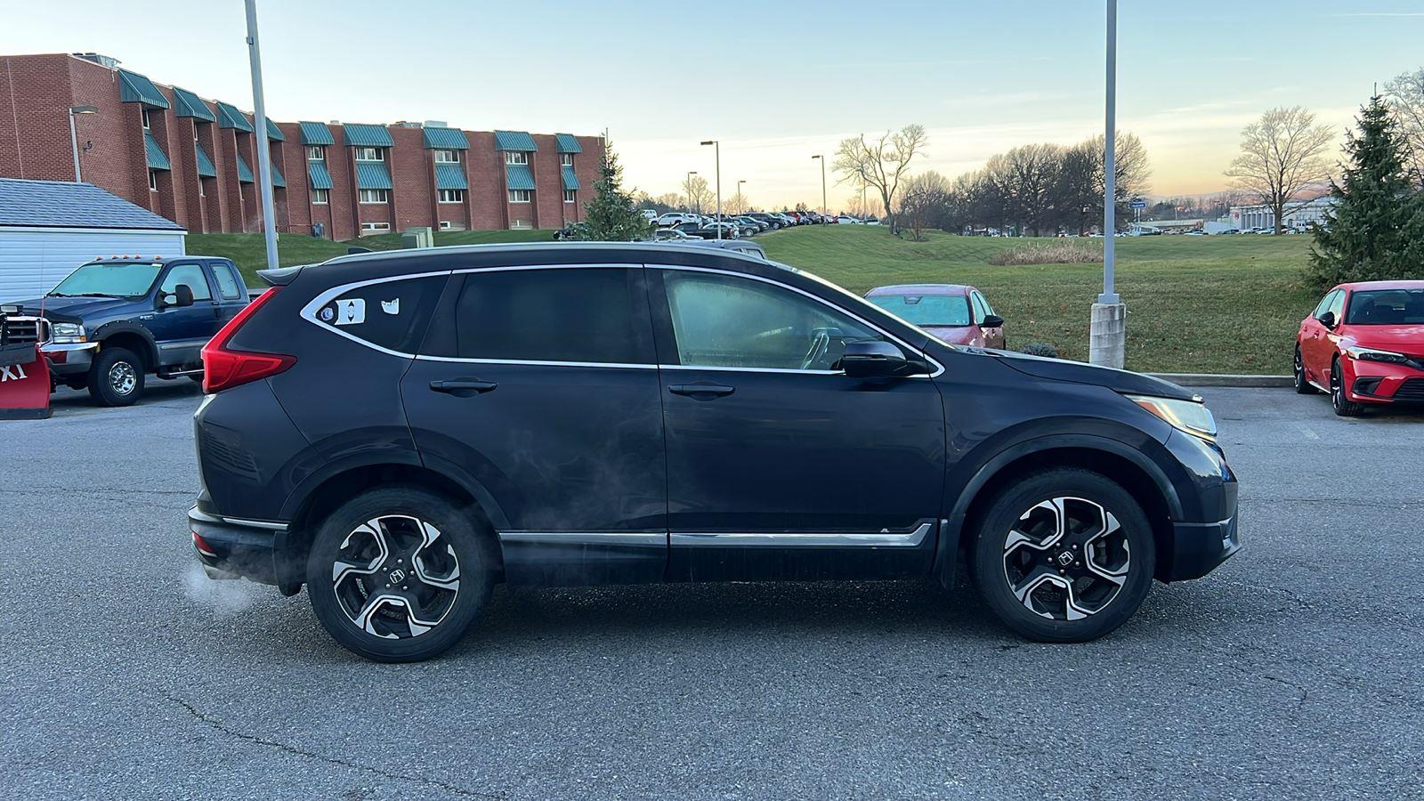 2017 Honda CR-V Touring photo 2