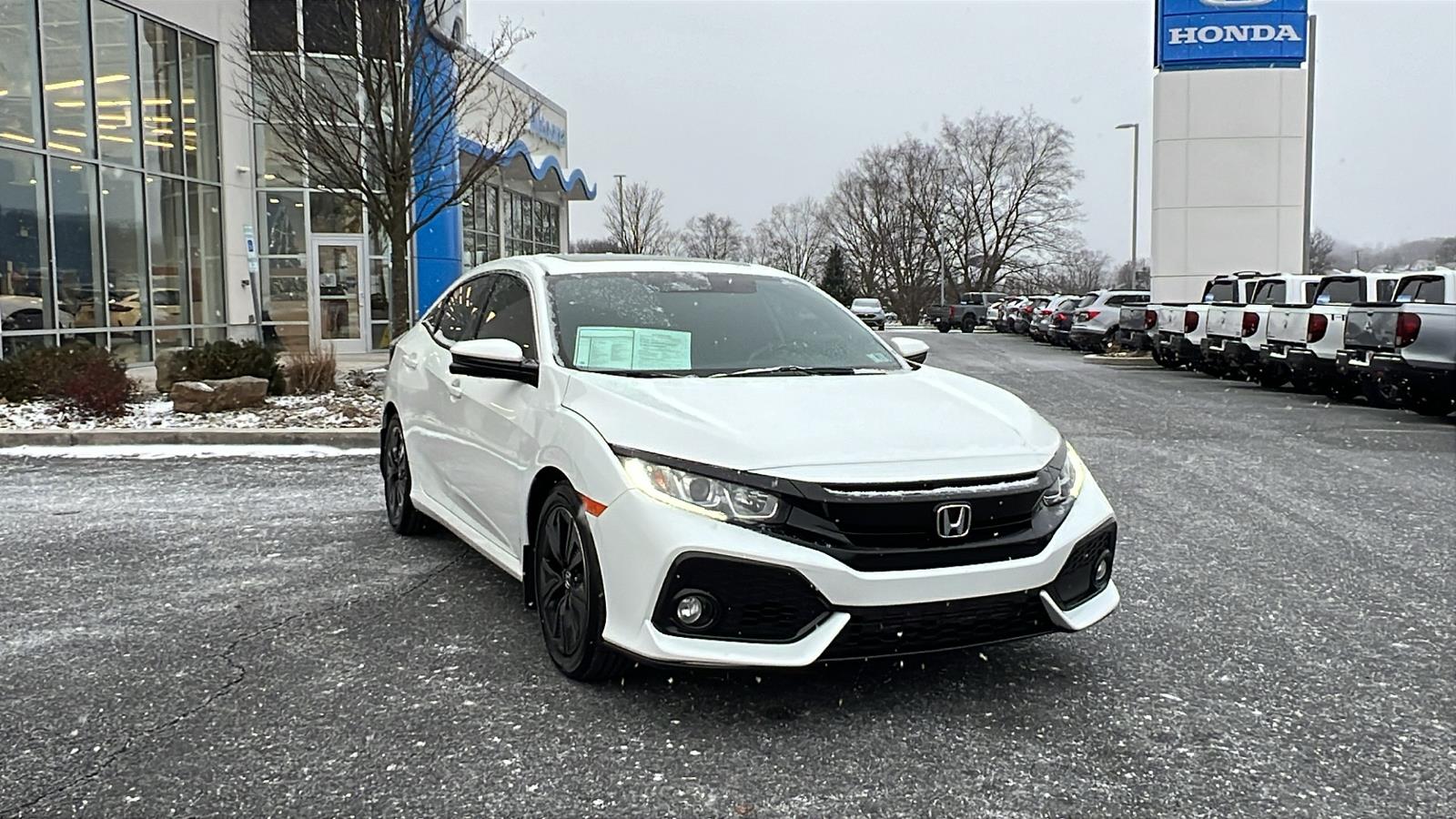 2018 Honda Civic Hatchback EX-L's photo