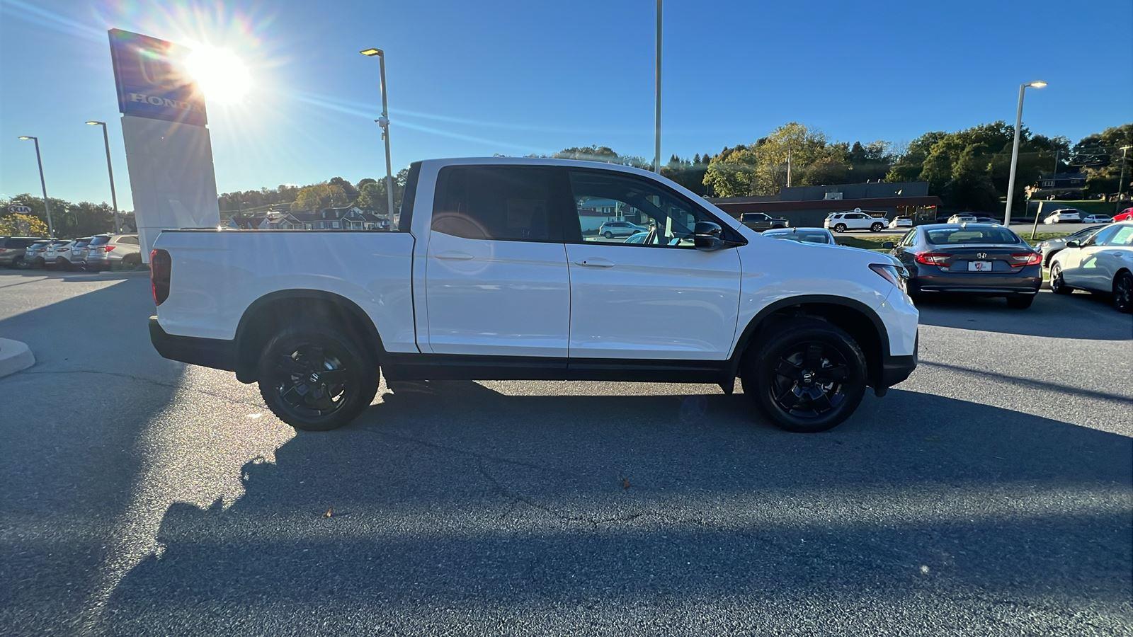2026 Honda Ridgeline Black Edition photo 2