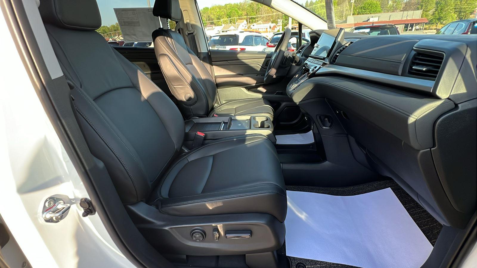 2026 Honda Odyssey EX-L - Photo 13