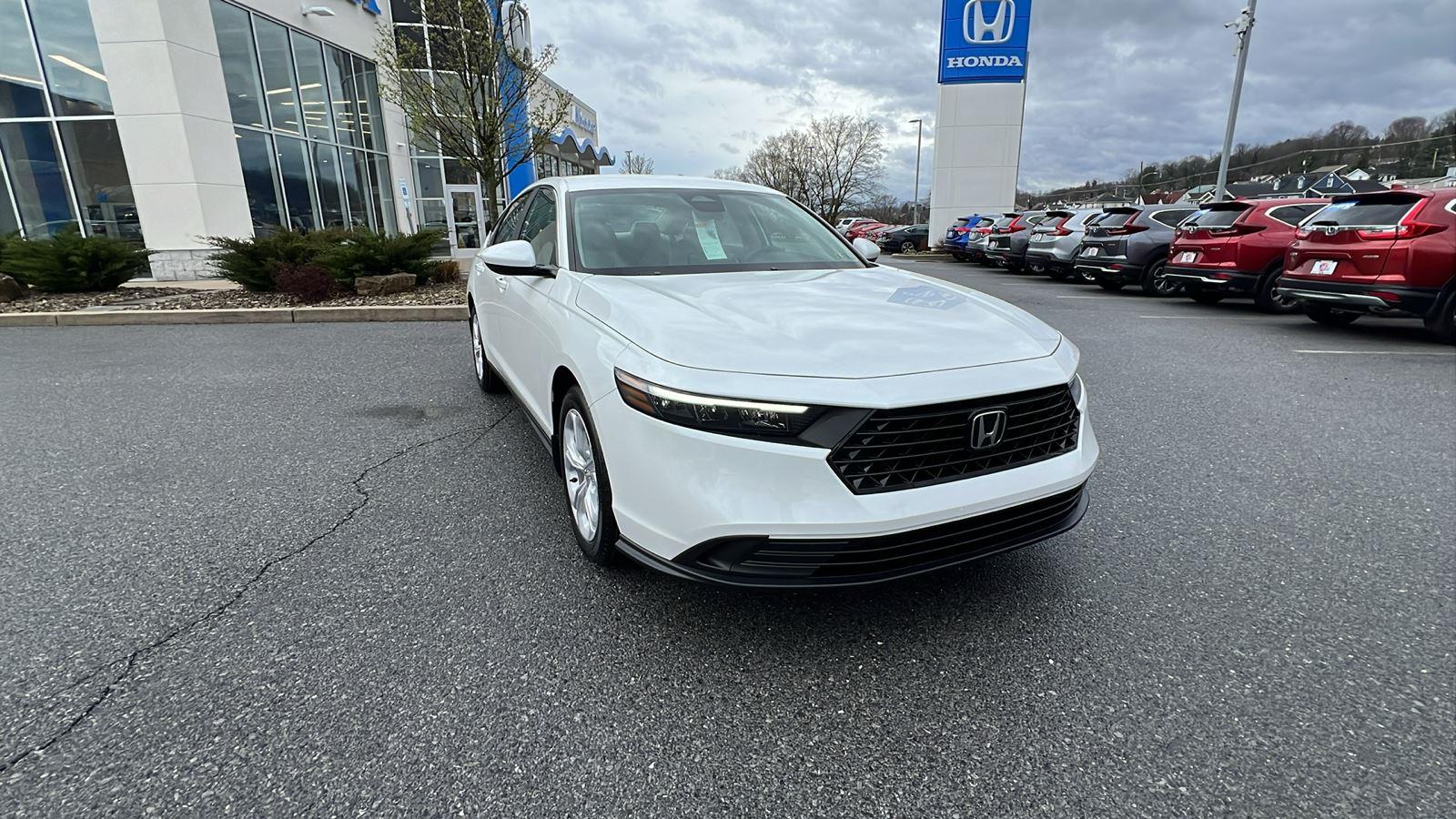 2025 Honda Accord LX photo 2