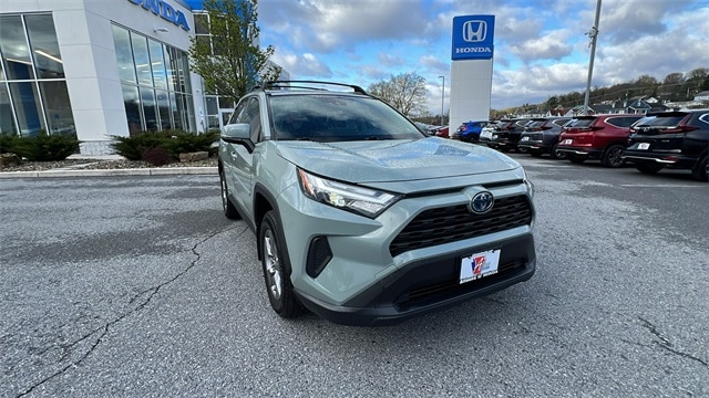 Used 2022 Toyota RAV4 XLE with VIN JTMRWRFV7ND159420 for sale in Altoona, PA