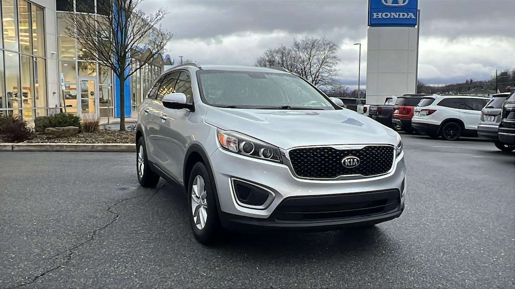 Used 2017 Kia Sorento 2.4L LX SUV
