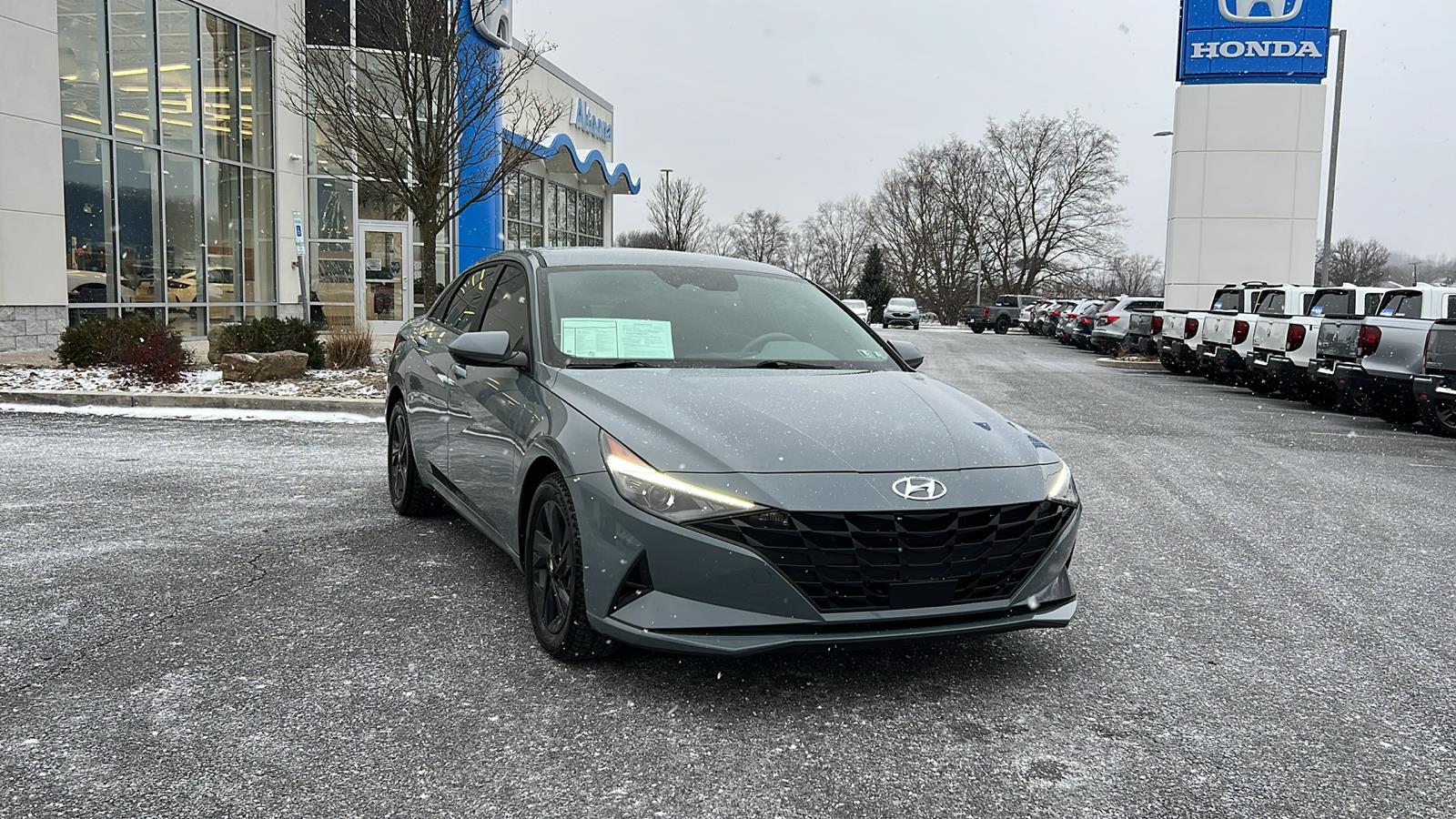 2021 Hyundai Elantra SEL's photo