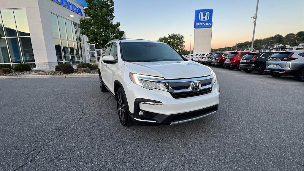 Used 2019 Honda Pilot Touring 8-Passenger AWD SUV