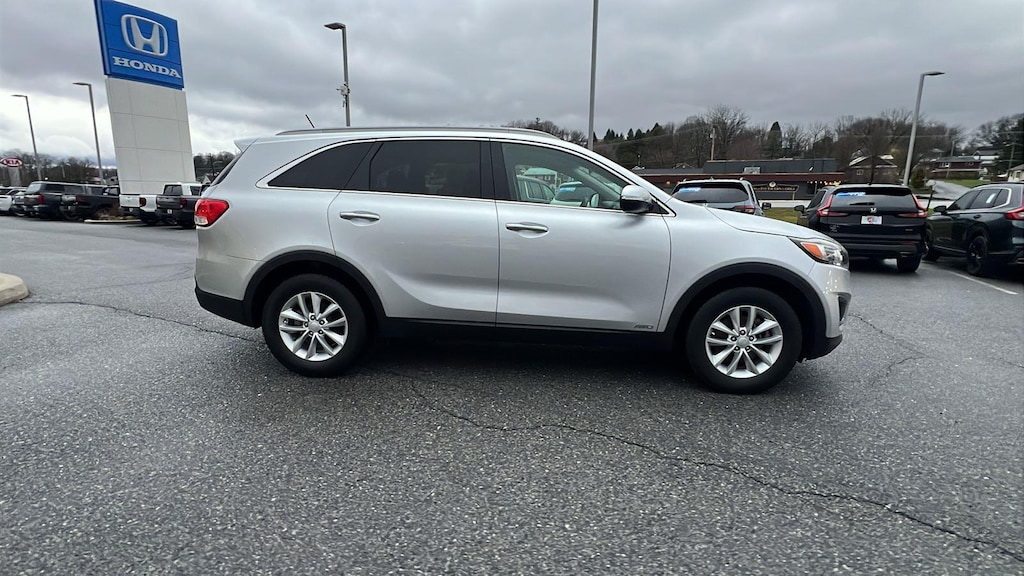 Used 2017 Kia Sorento 2.4L LX SUV