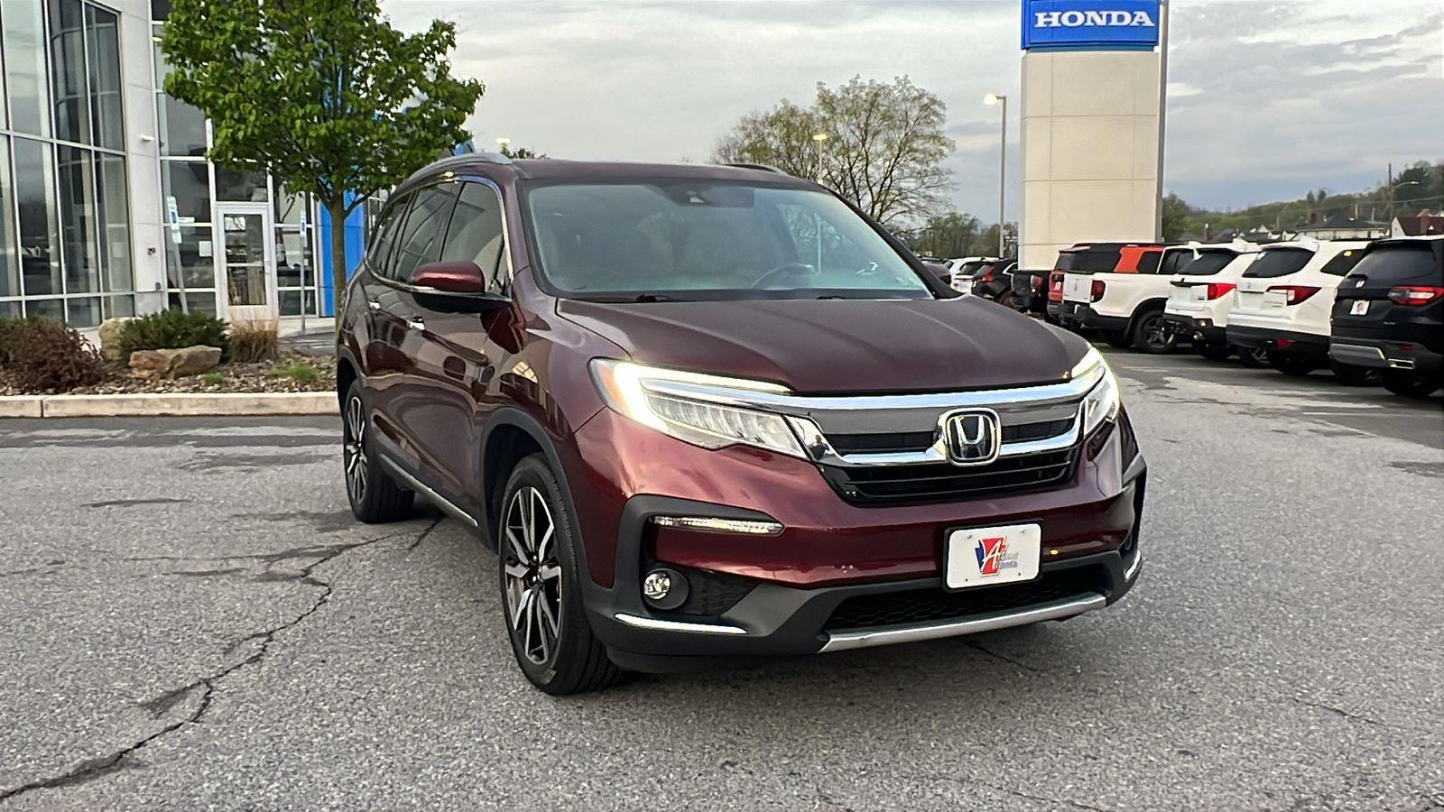 2022 Honda Pilot Touring AWD's photo