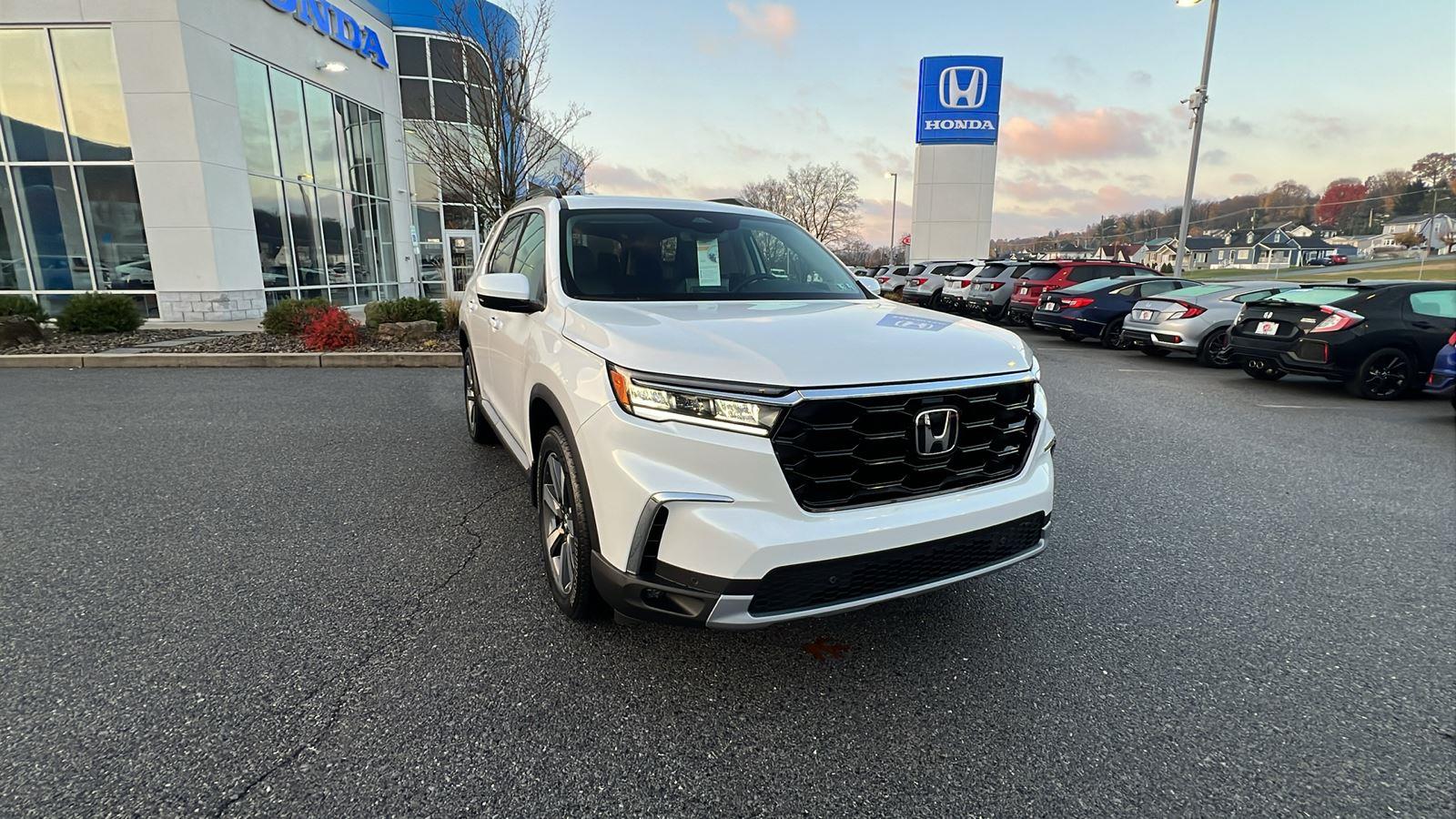 2025 Honda Pilot Touring photo 2