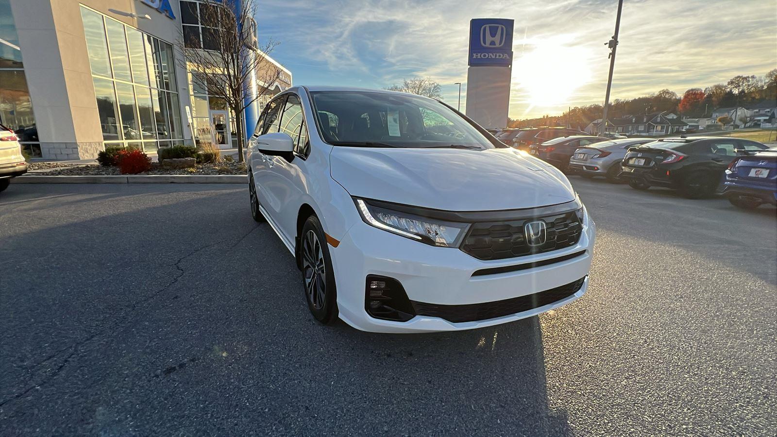 2026 Honda Odyssey Elite photo 2