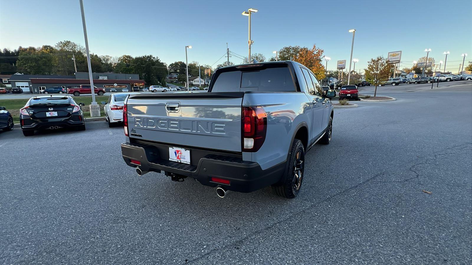 2026 Honda Ridgeline Black Edition photo 4