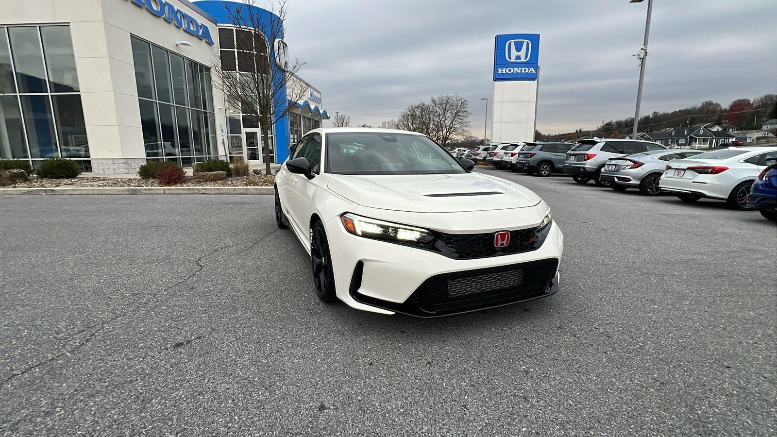 2025 Honda Civic Type R photo 2