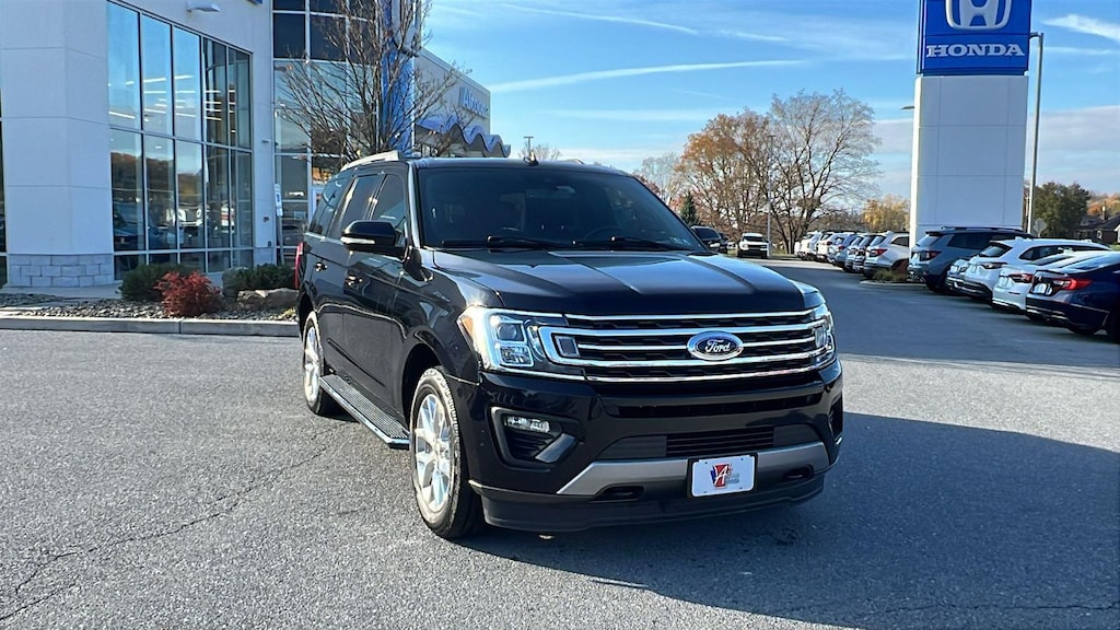 Used 2021 Ford Expedition XLT SUV
