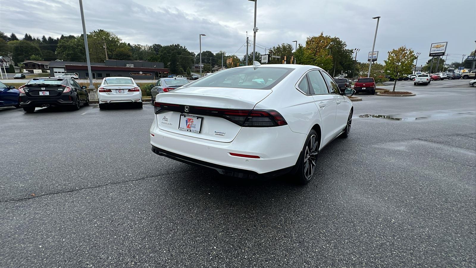 2025 Honda Accord Hybrid Touring photo 2