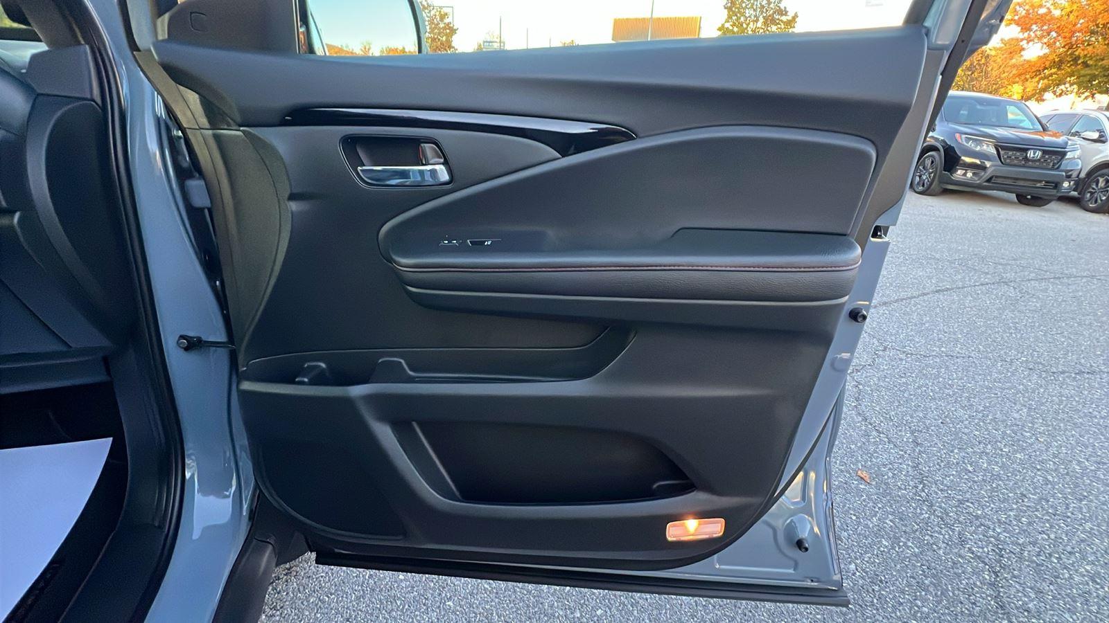 2026 Honda Ridgeline Black Edition - Photo 12