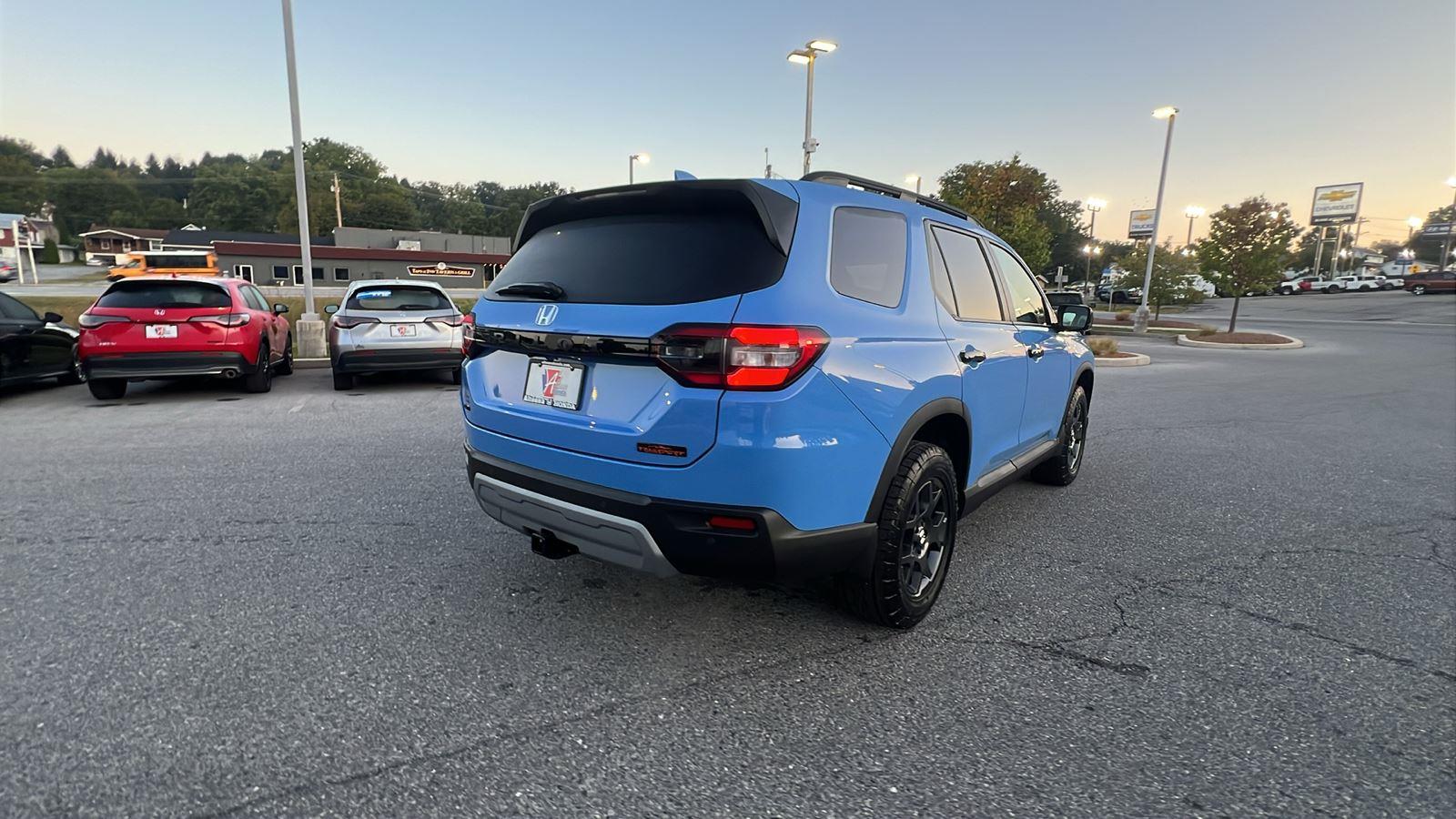 2025 Honda Pilot TrailSport photo 4