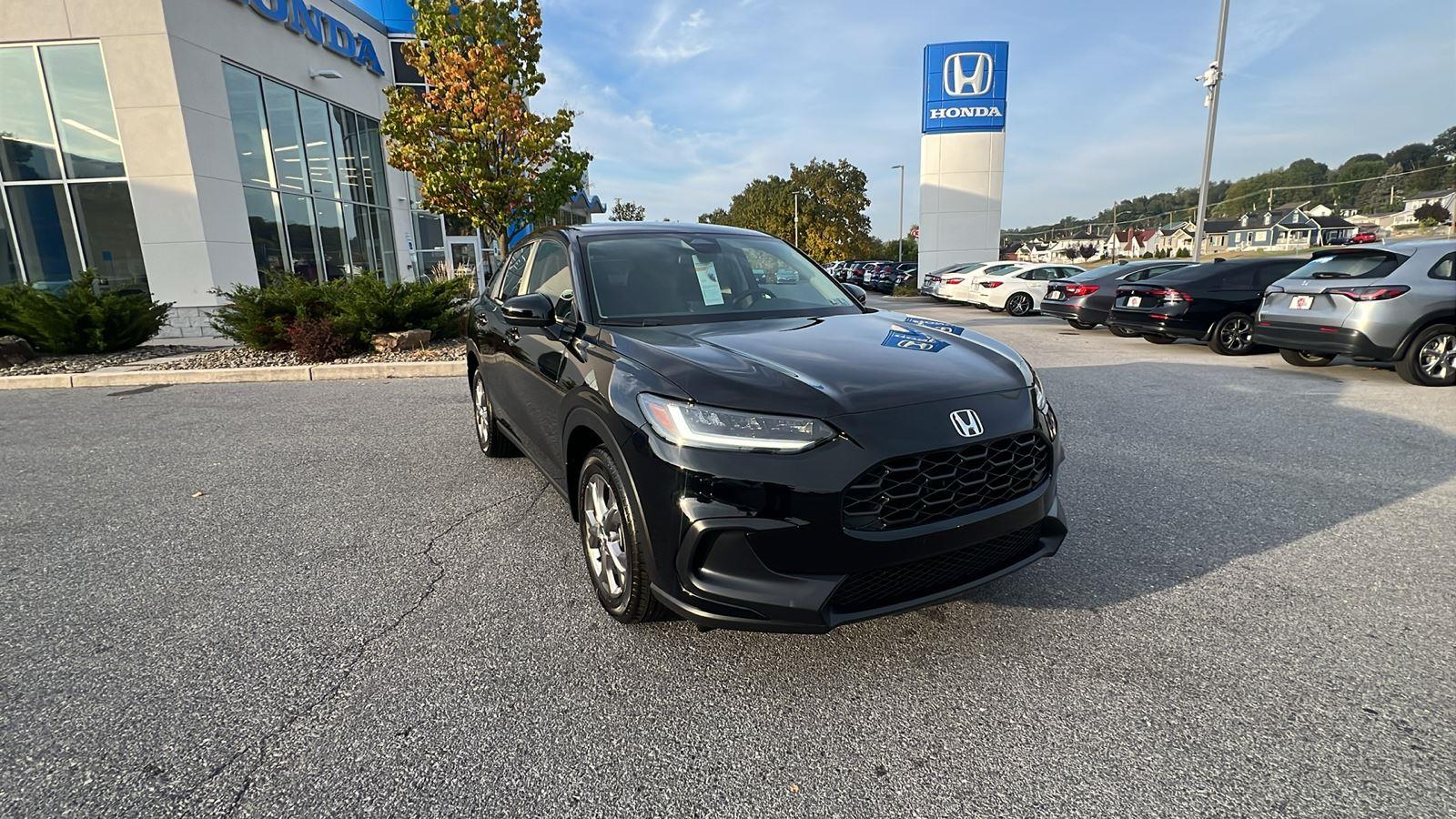 2026 Honda HR-V LX photo 2
