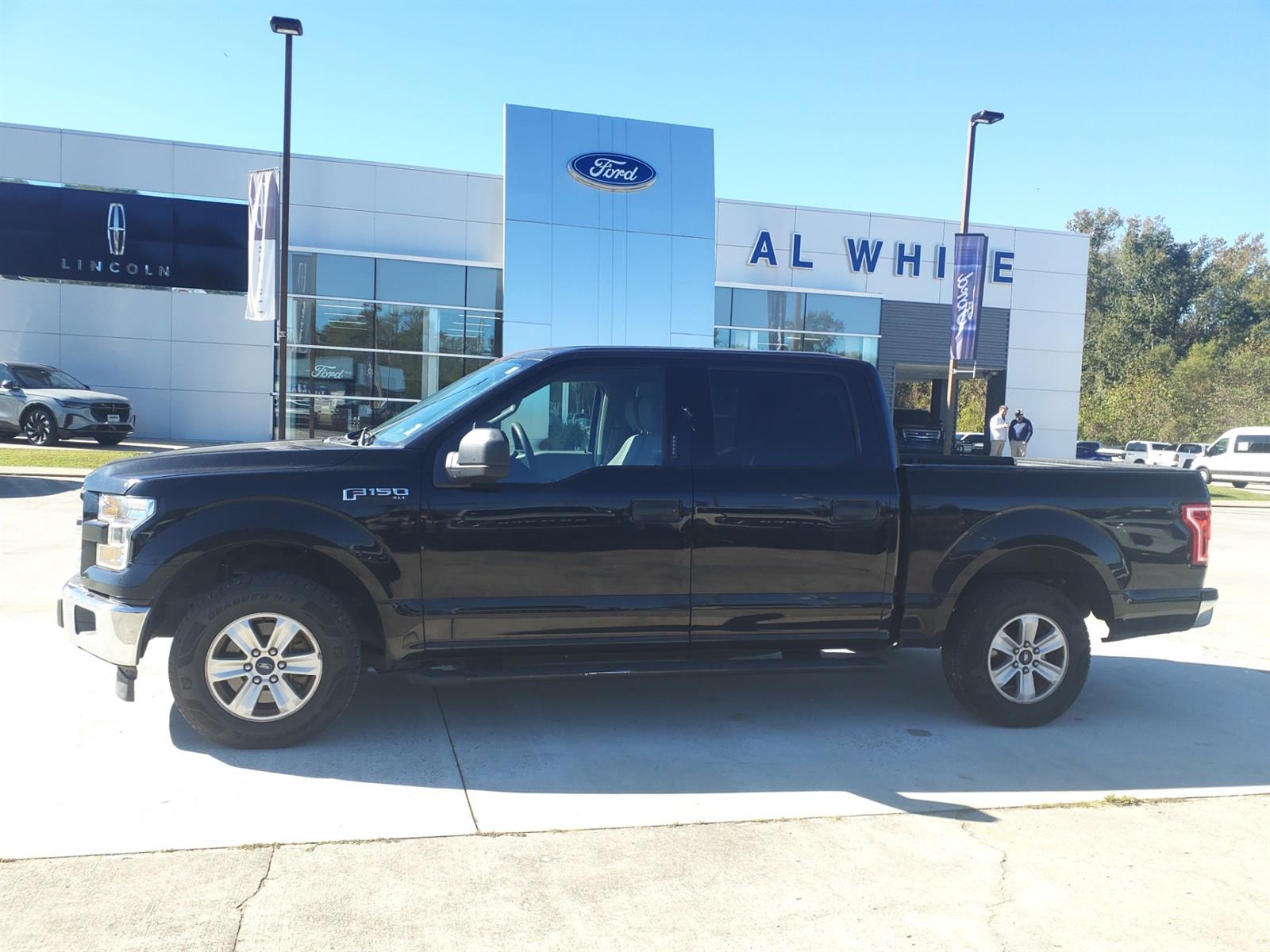 Used 2017 Ford F-150 XLT Crew Cab Short Bed Truck