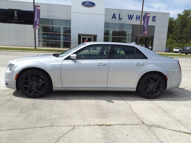 Used 2022 Chrysler 300 S with VIN 2C3CCABG4NH167635 for sale in Manchester, TN