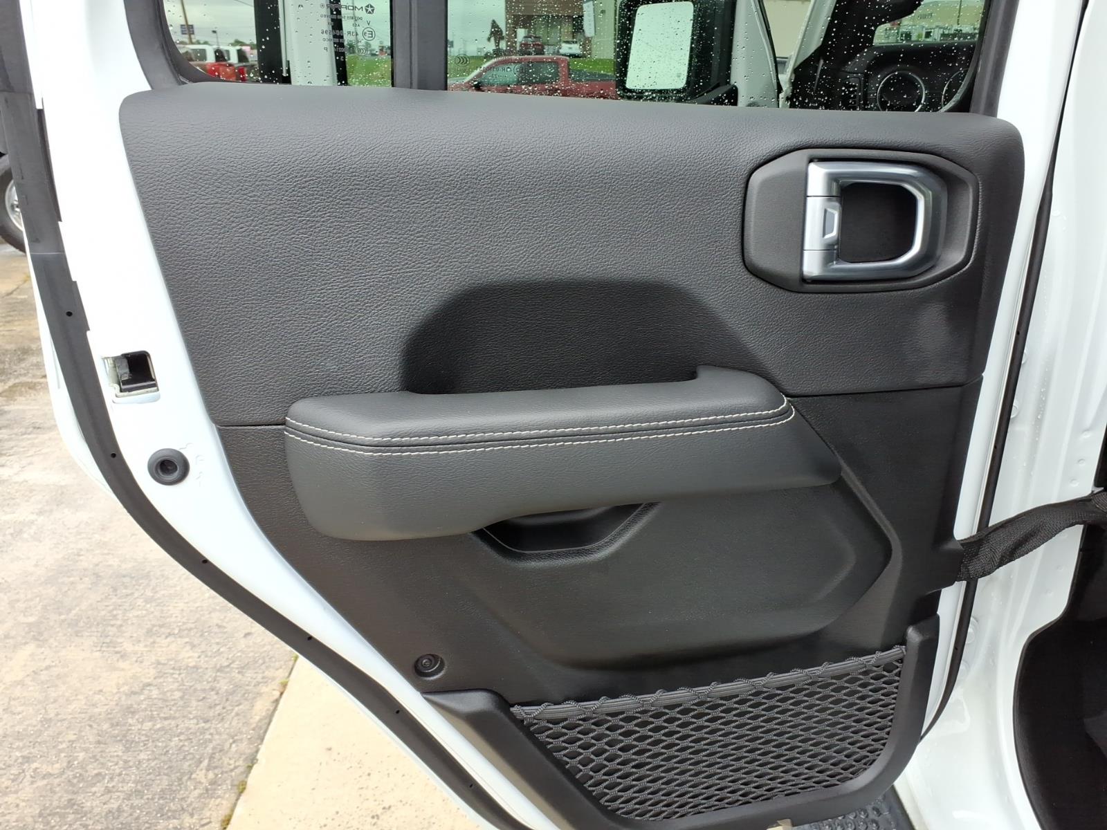 2023 Jeep Wrangler 4xe Sahara 4XE - Photo 17