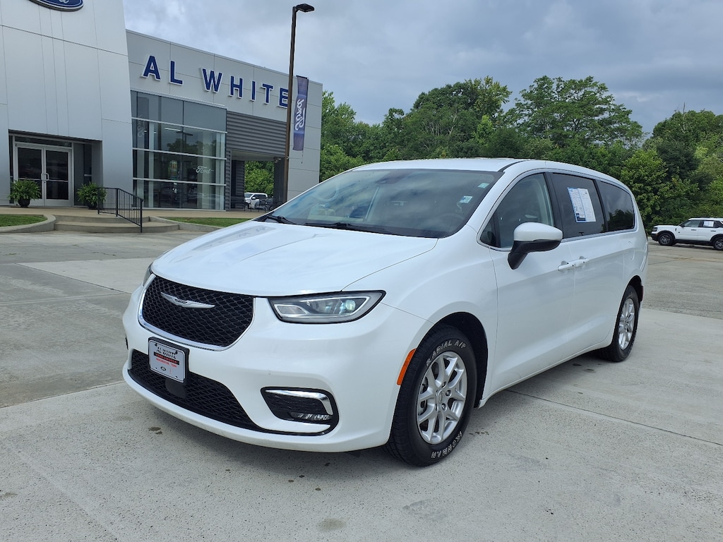 Used 2023 Chrysler Pacifica Touring L Passenger Van