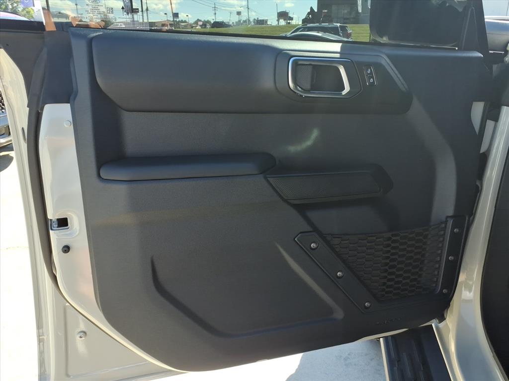 2025 Ford Bronco 4-Door Outer Banks - Photo 13